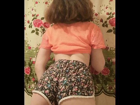 ❤️ Sexig ung babe som strippar av sig sina shorts inför kameran ❤❌ Fuckingvideo at us ❤