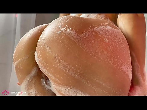 ❤️ Brunette onanerar fittan med vibrator till intensiv orgasm i duschen ❤❌ Fuckingvideo at us ❤