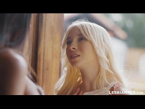 ❤️ Tjejen kommer hem några månader senare och slutar med att äta sin styvmors fitta. ❤❌ Fuckingvideo at us ❤